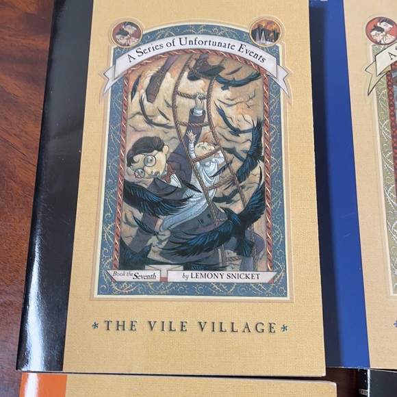A Series of Unfortunate Events Lemony Snicket 4 - Picture 4 of 6